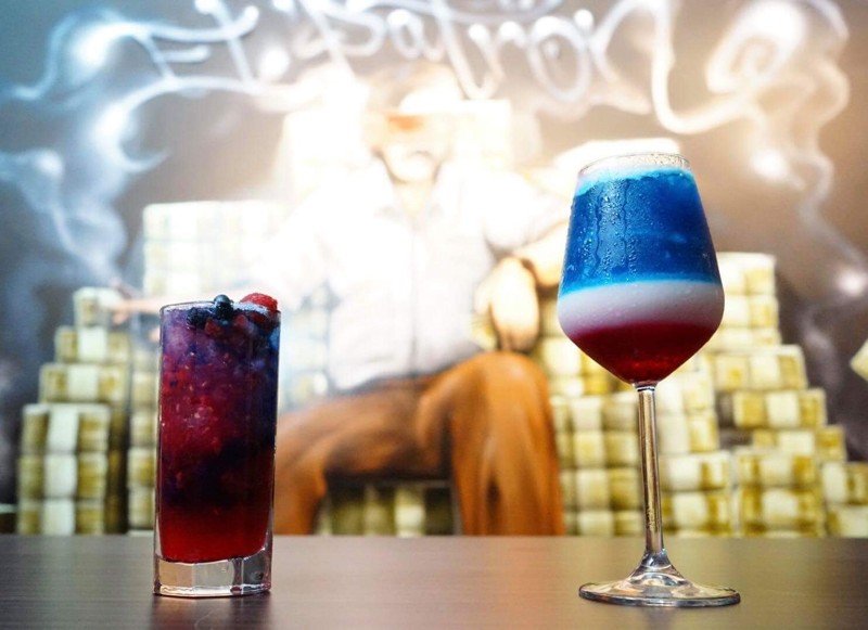 Le Trump cocktail et le Kim cocktail, deux créations lancées par le bar Escobar. ©Escobar